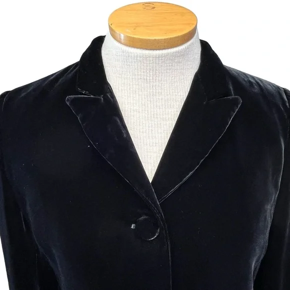 Emporio Armani Cropped Velvet Blazer in Black Womens